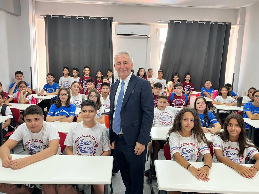 İzmir’deki bu okulda 27 çift ikiz var! Adı ikizler okuluna çıktı 2
